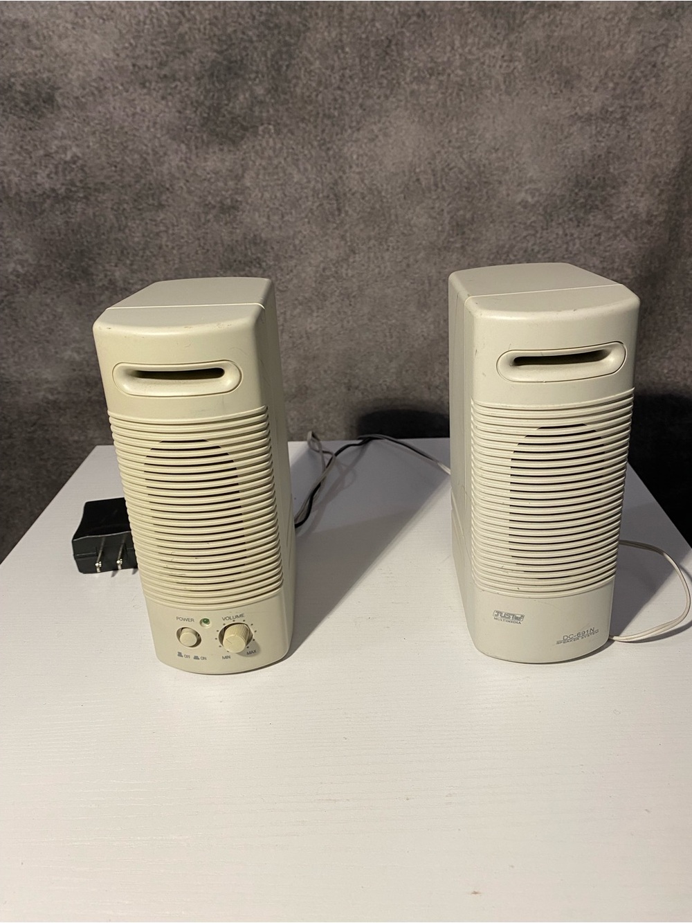 Vintage Juster DC-691N Active PC Computer Speakers Retro Beige